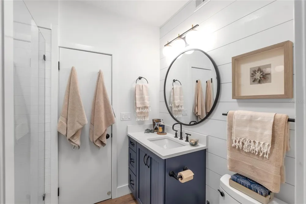 1864 CLEMATIS ST STREET Sarasota, FL 34239
