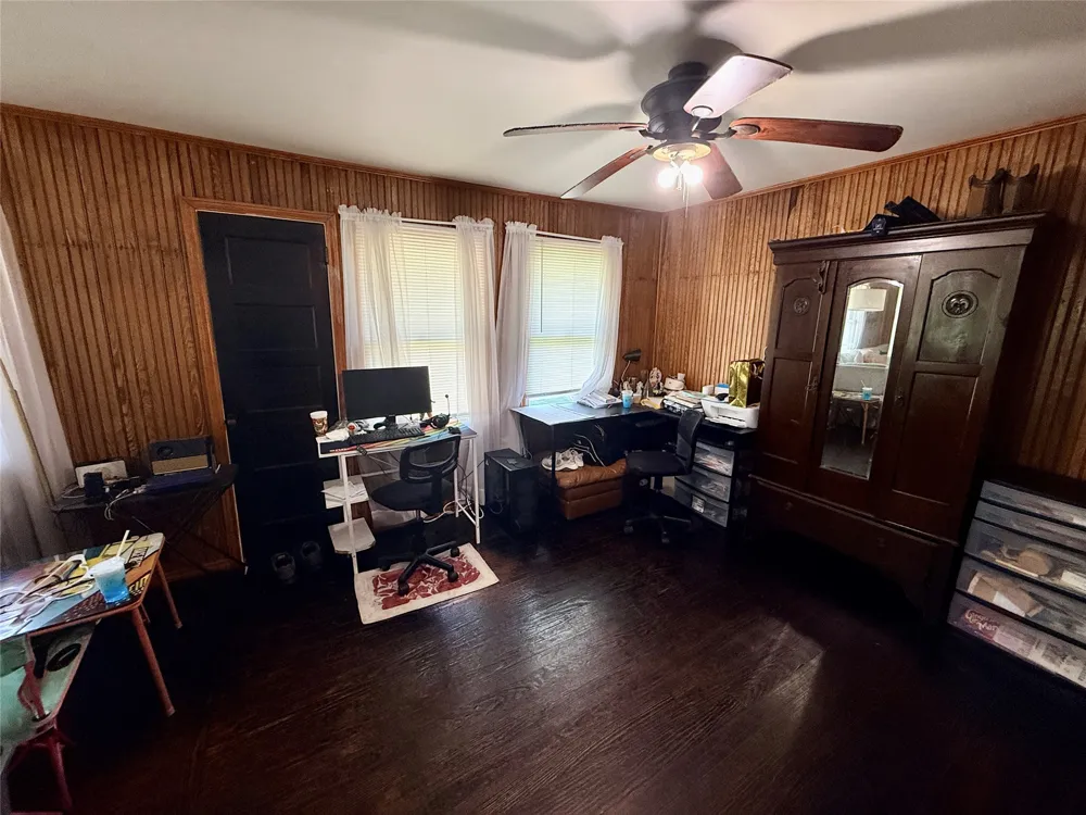 922 Plum Street Graham, TX 76450