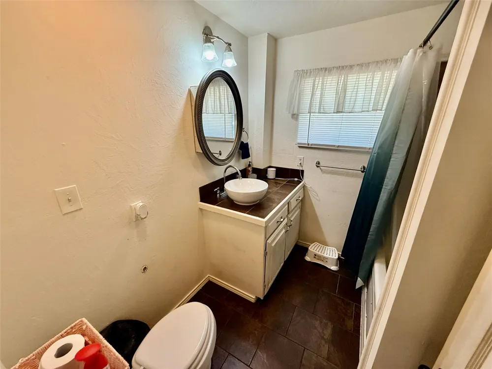 922 Plum Street Graham, TX 76450