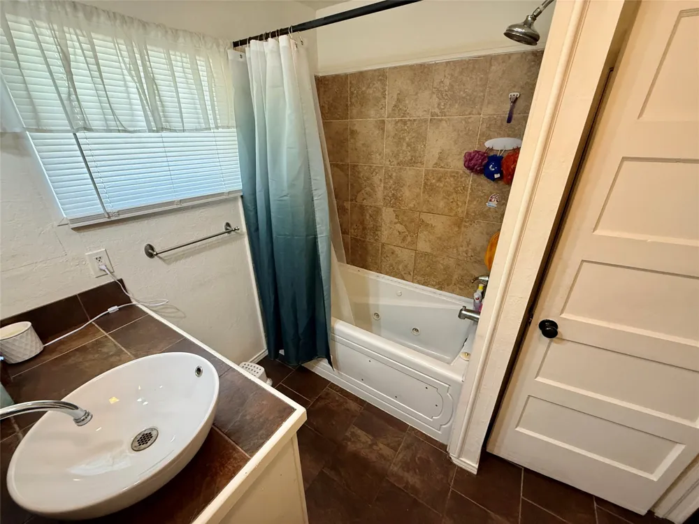 922 Plum Street Graham, TX 76450