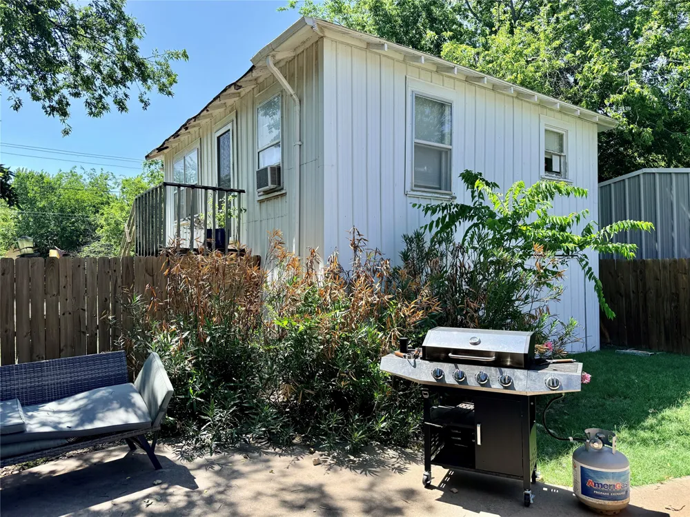 922 Plum Street Graham, TX 76450