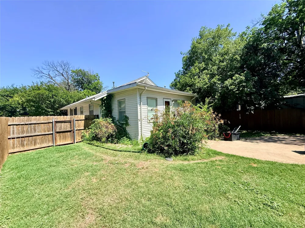 922 Plum Street Graham, TX 76450