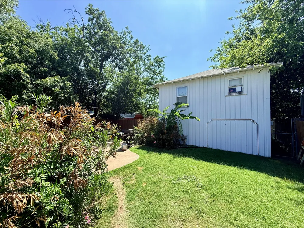 922 Plum Street Graham, TX 76450
