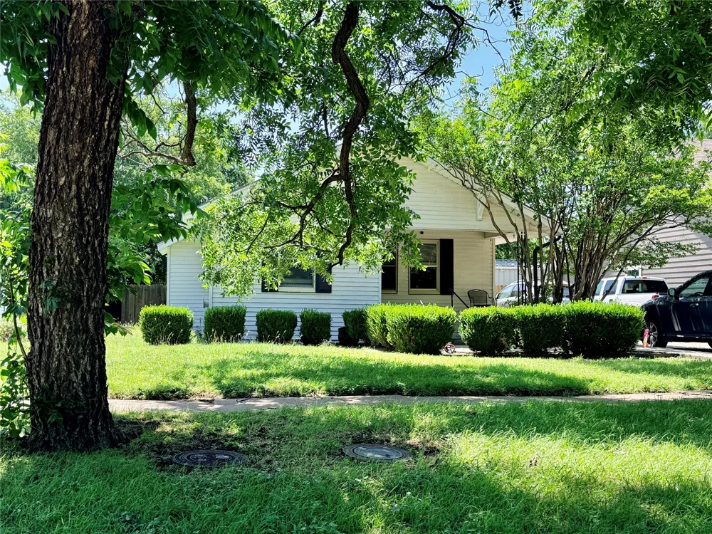 922 Plum Street Graham, TX 76450