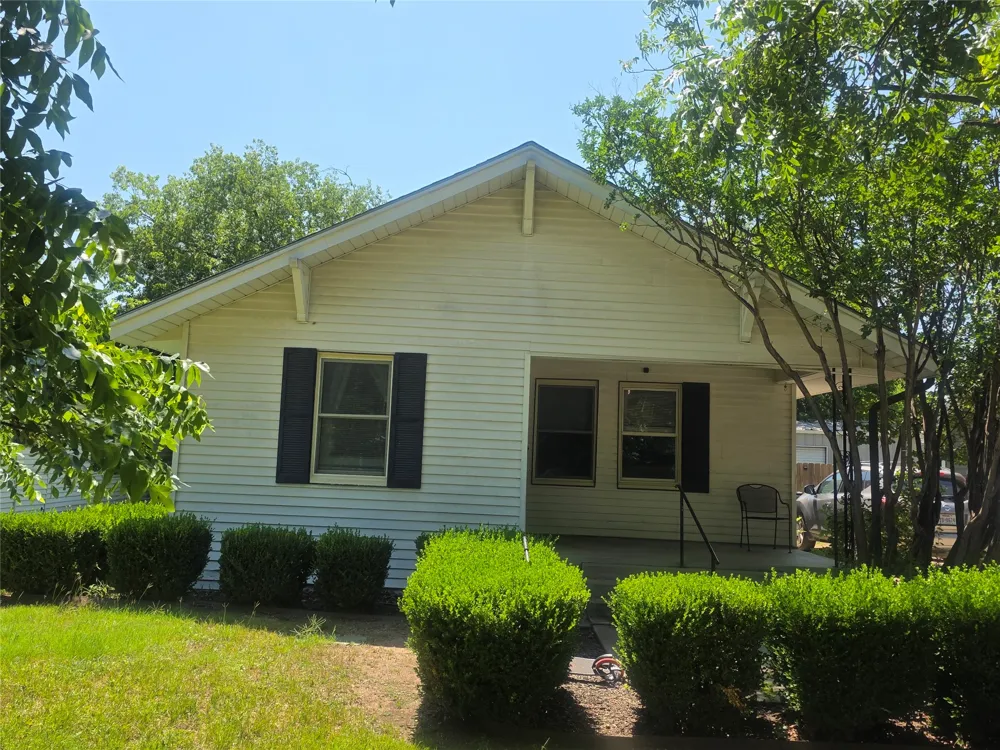 922 Plum Street Graham, TX 76450