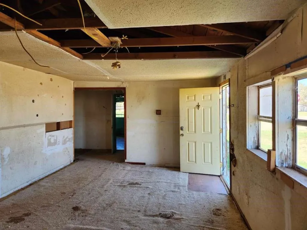 1029 Avenue J Tahoka, TX 79373