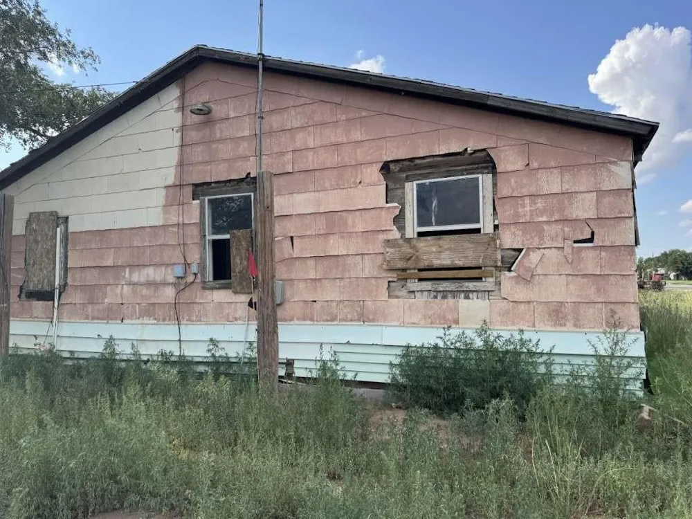 1029 Avenue J Tahoka, TX 79373