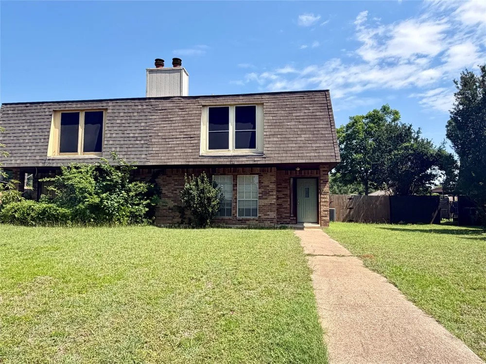 1301 Lovell Drive Arlington, TX 76012