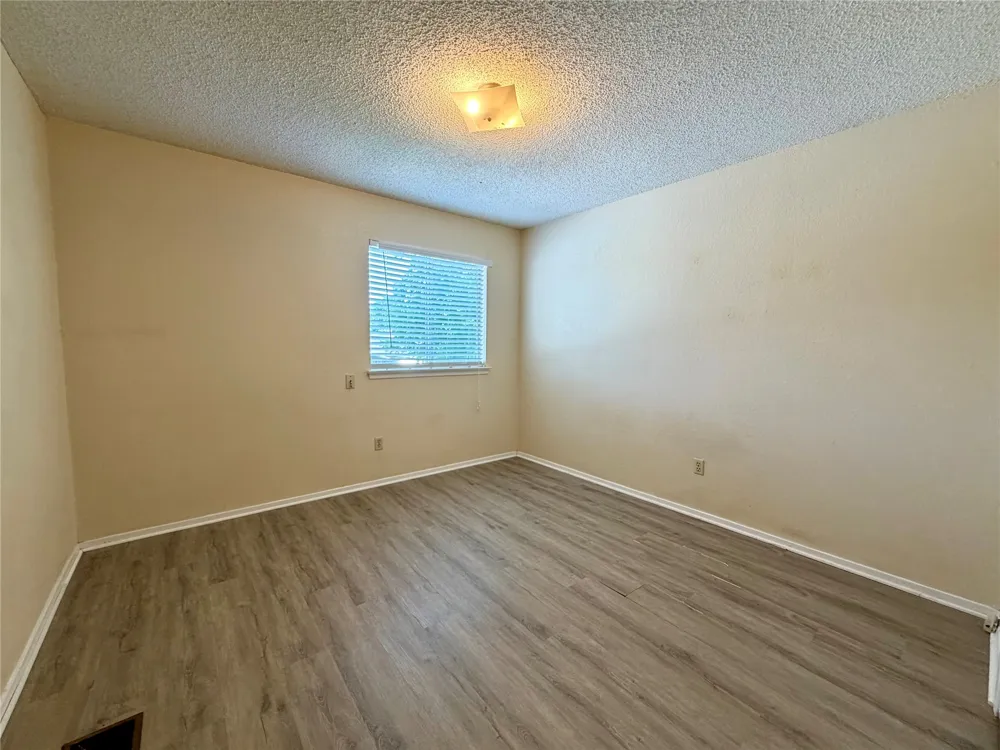 1301 Lovell Drive Arlington, TX 76012