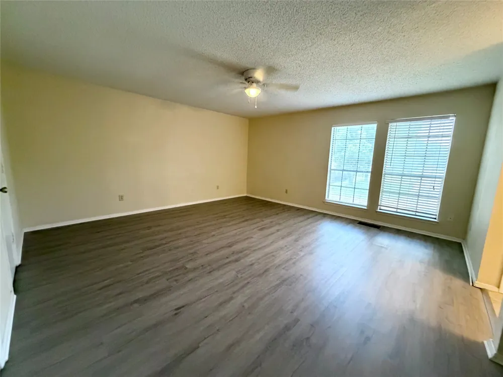 1301 Lovell Drive Arlington, TX 76012