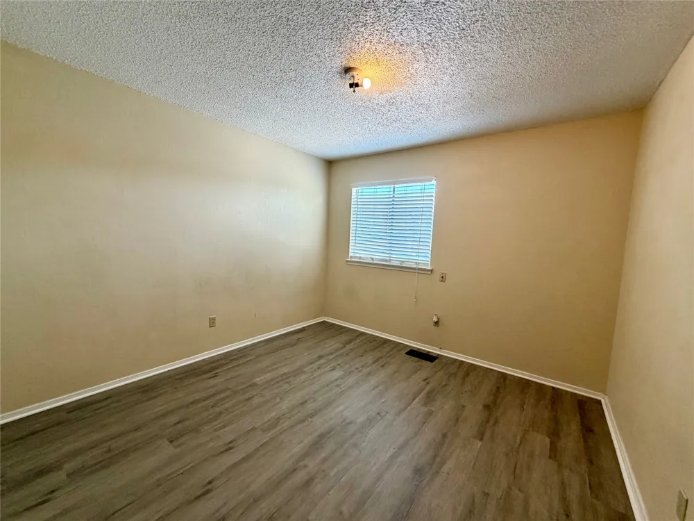 1301 Lovell Drive Arlington, TX 76012