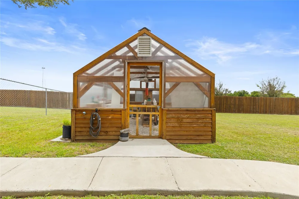 414 County Road 437 Eddy, TX 76524