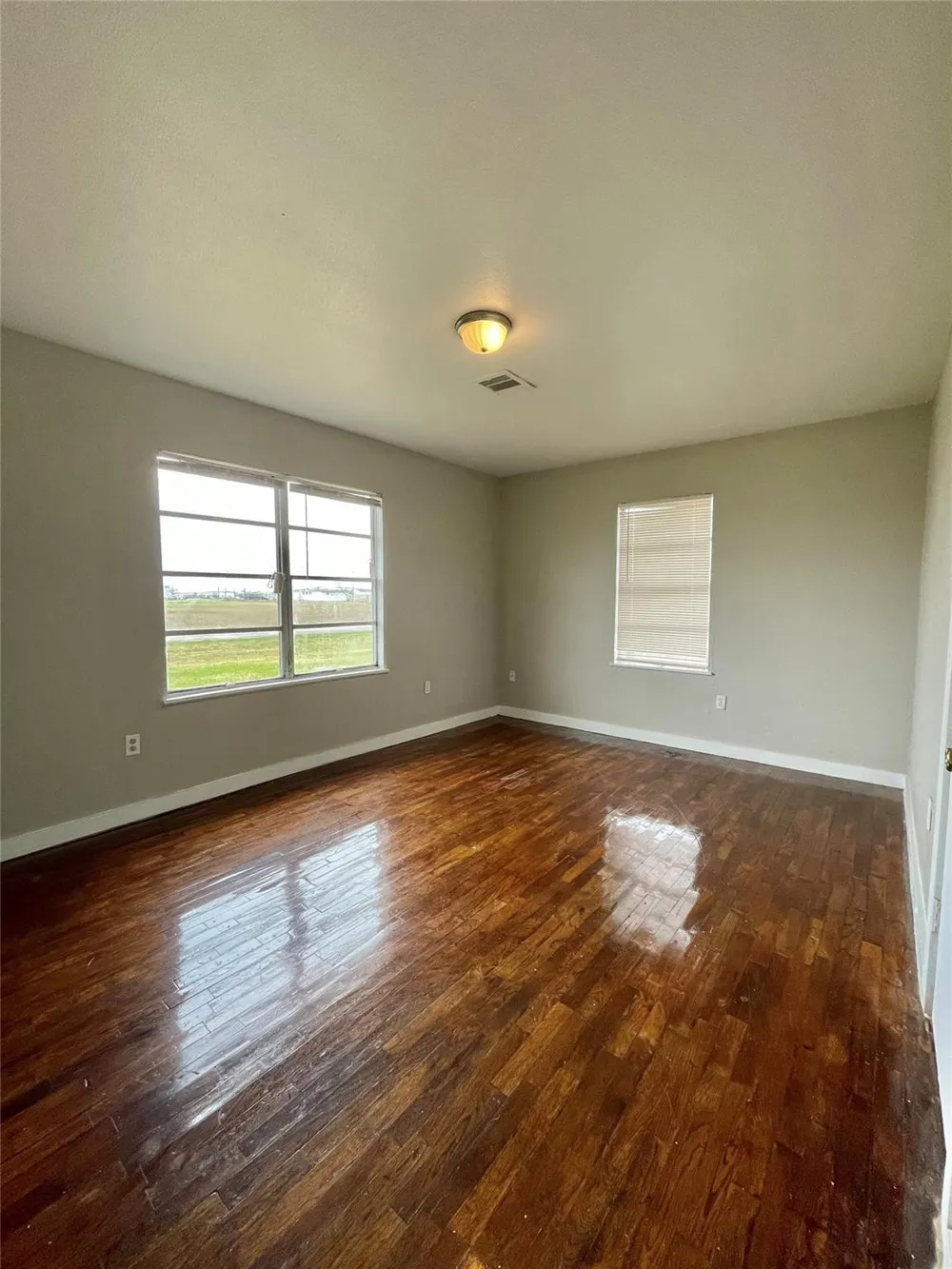 327 W 7th Street Freeport, TX 77541