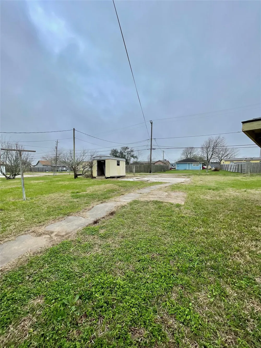 327 W 7th Street Freeport, TX 77541