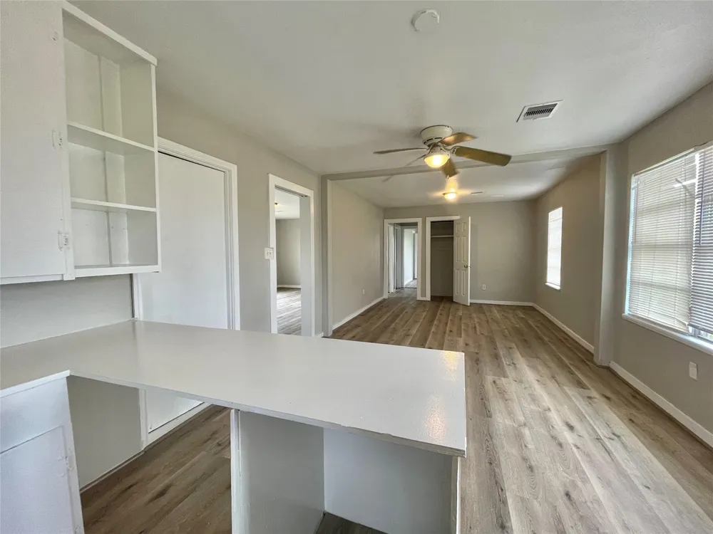 327 W 7th Street Freeport, TX 77541