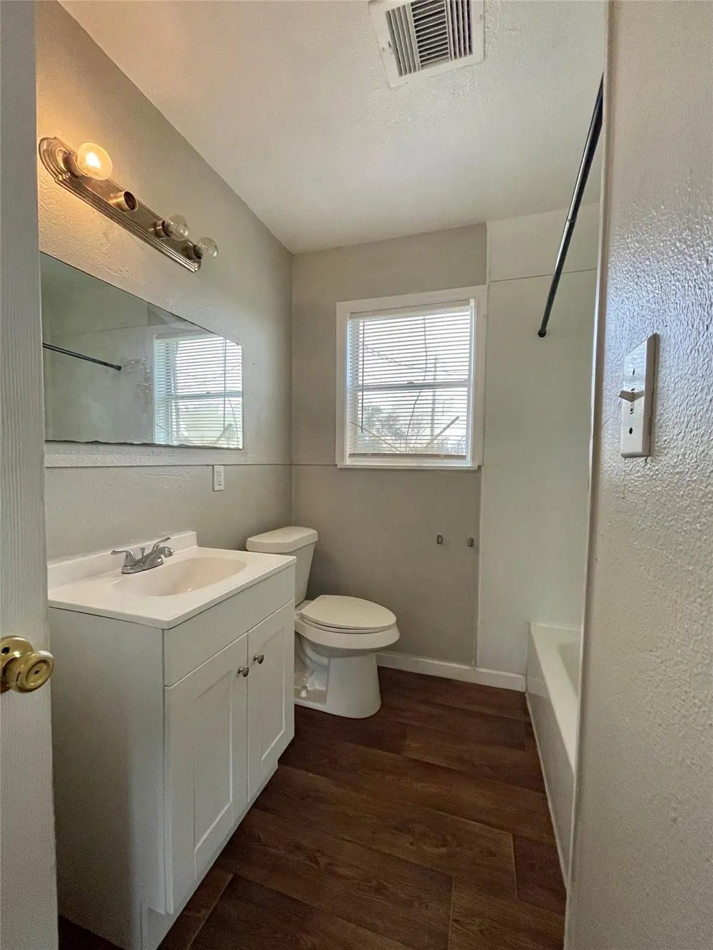 327 W 7th Street Freeport, TX 77541