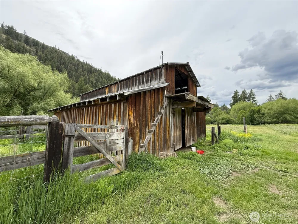 1742 Toroda Creek Road Wauconda, WA 98859