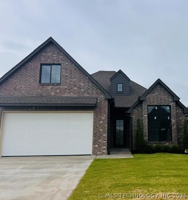 3704 W Laredo Street Broken Arrow, OK 74012