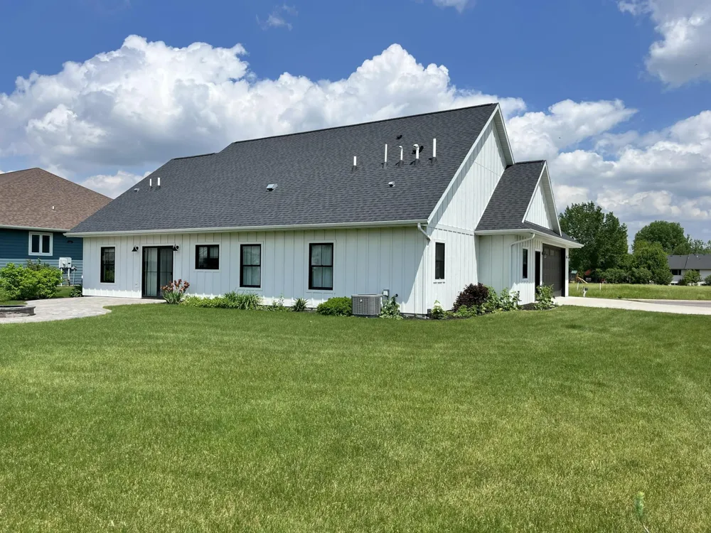 721 St James Circle Litchfield, MN 55355