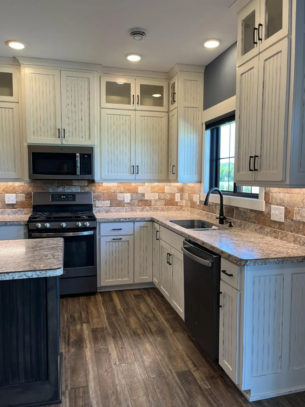 721 St James Circle Litchfield, MN 55355