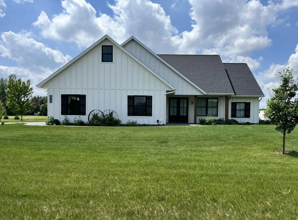 721 St James Circle Litchfield, MN 55355