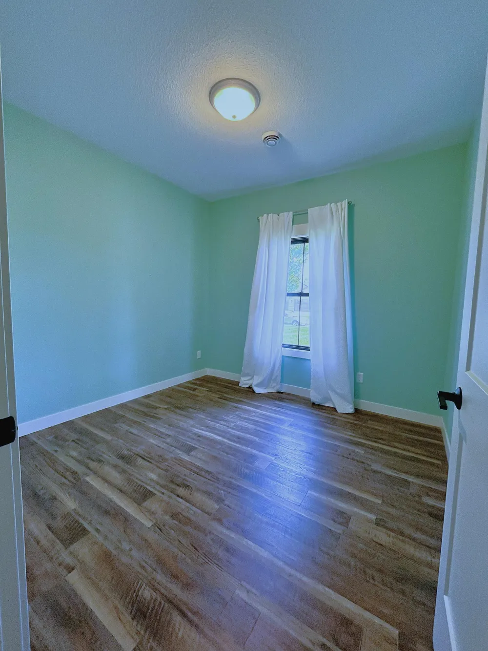 721 St James Circle Litchfield, MN 55355