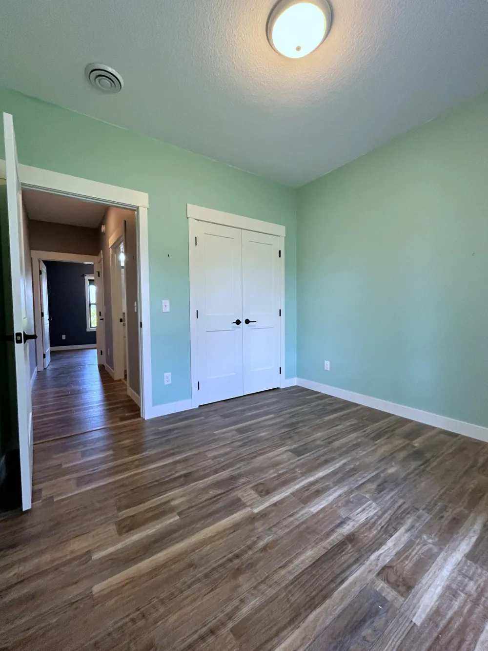721 St James Circle Litchfield, MN 55355