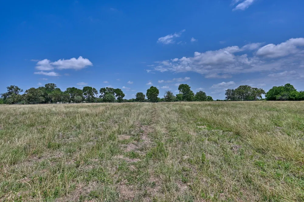 6238 Kovar Road Fayetteville, TX 78940