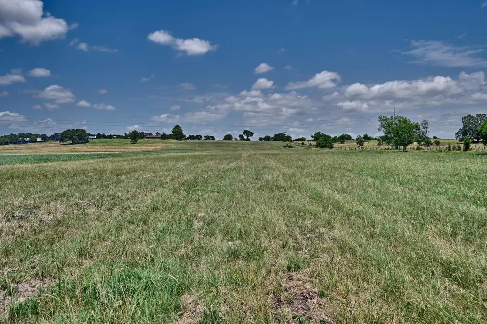 6238 Kovar Road Fayetteville, TX 78940