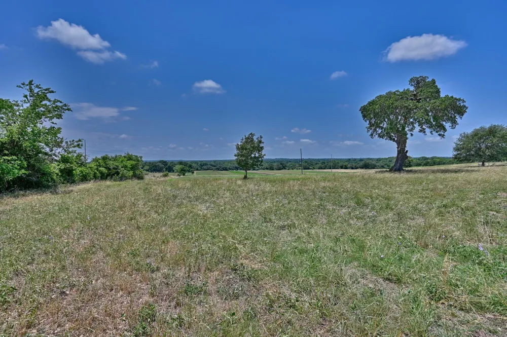 6238 Kovar Road Fayetteville, TX 78940