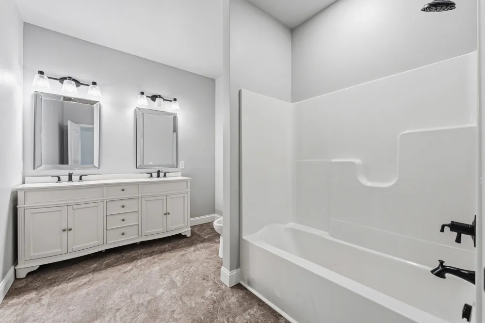18 Franklin Street Hartford, MI 49057