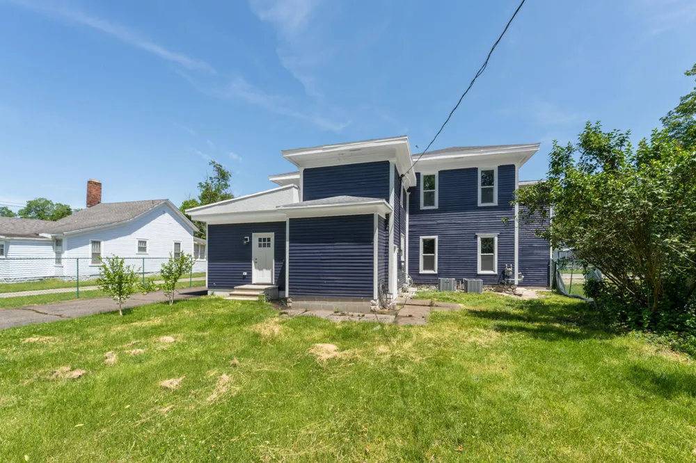 18 Franklin Street Hartford, MI 49057