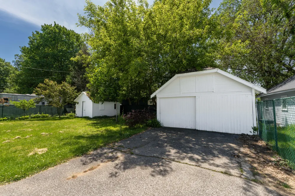 18 Franklin Street Hartford, MI 49057