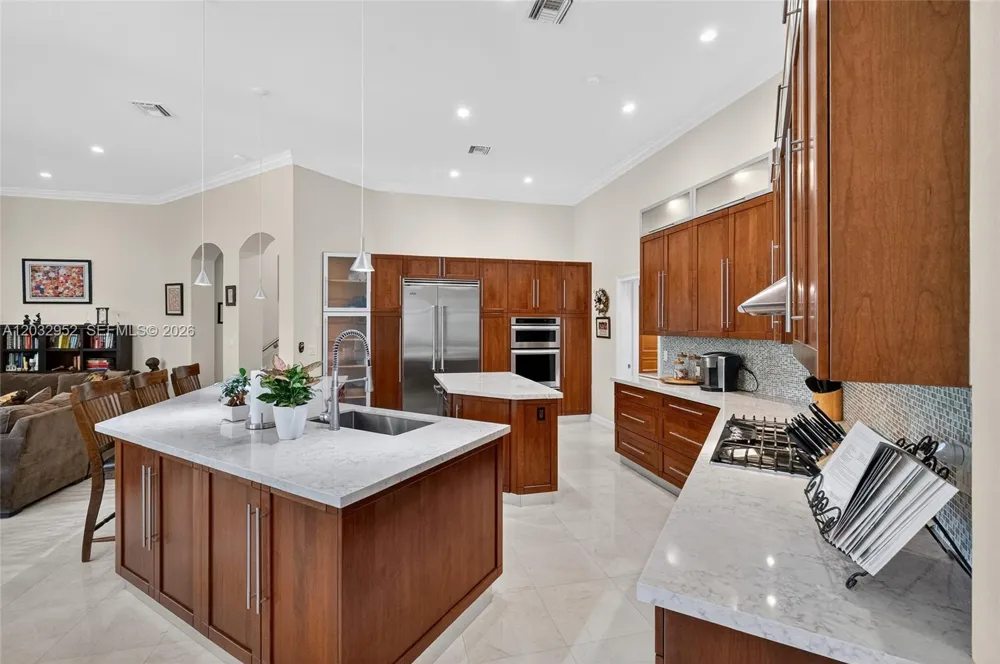 8920 SW 162nd Ter Palmetto Bay, FL 33157