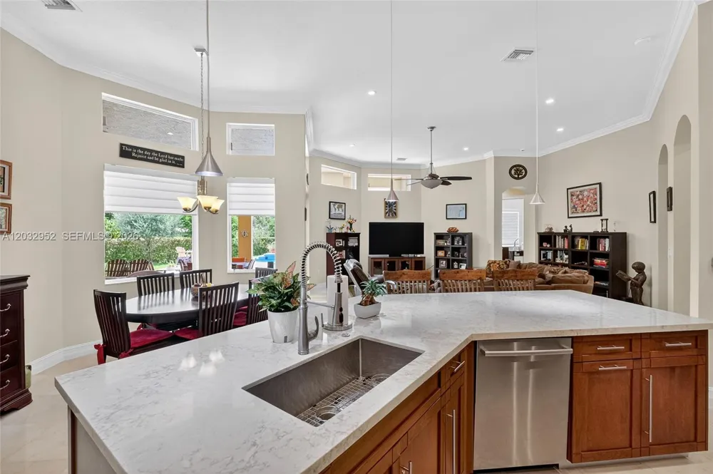 8920 SW 162nd Ter Palmetto Bay, FL 33157