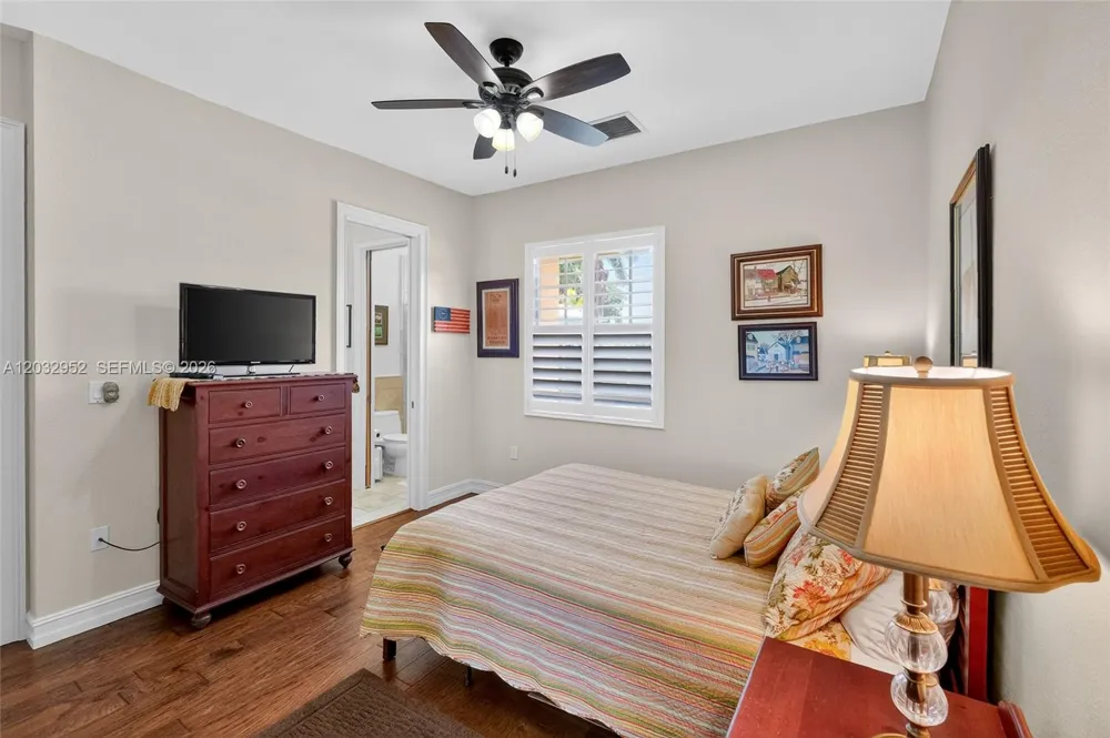 8920 SW 162nd Ter Palmetto Bay, FL 33157