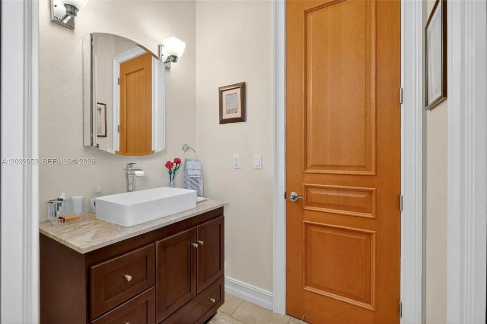 8920 SW 162nd Ter Palmetto Bay, FL 33157