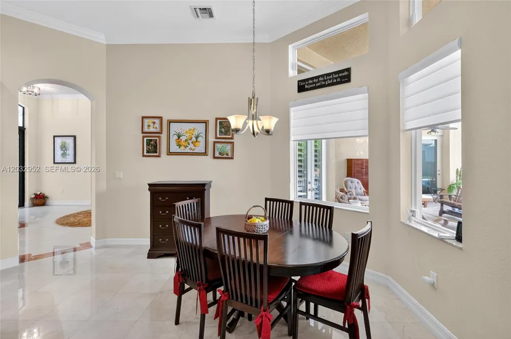 8920 SW 162nd Ter Palmetto Bay, FL 33157