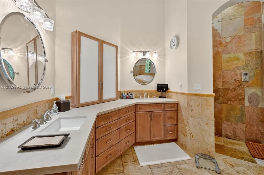 8920 SW 162nd Ter Palmetto Bay, FL 33157