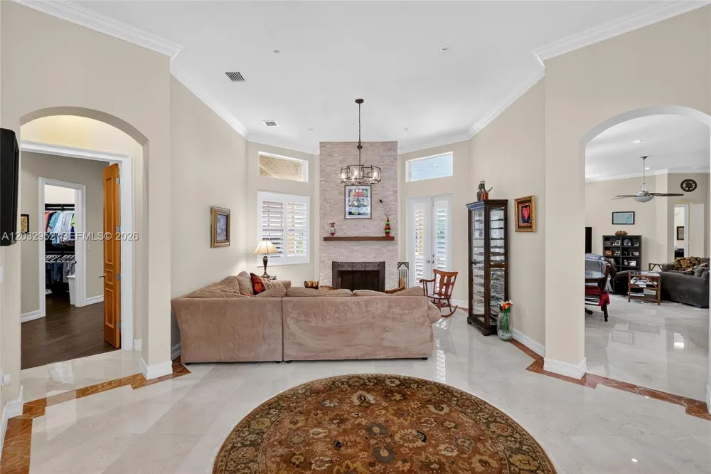8920 SW 162nd Ter Palmetto Bay, FL 33157