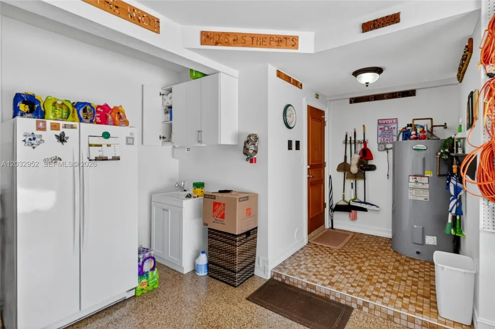 8920 SW 162nd Ter Palmetto Bay, FL 33157