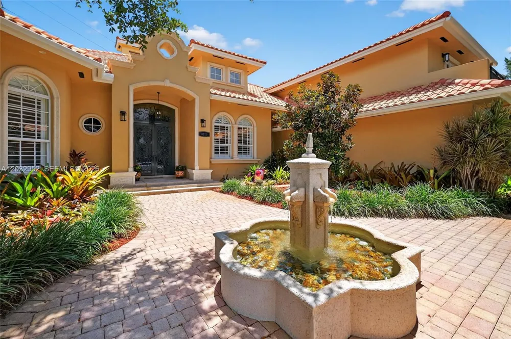 8920 SW 162nd Ter Palmetto Bay, FL 33157
