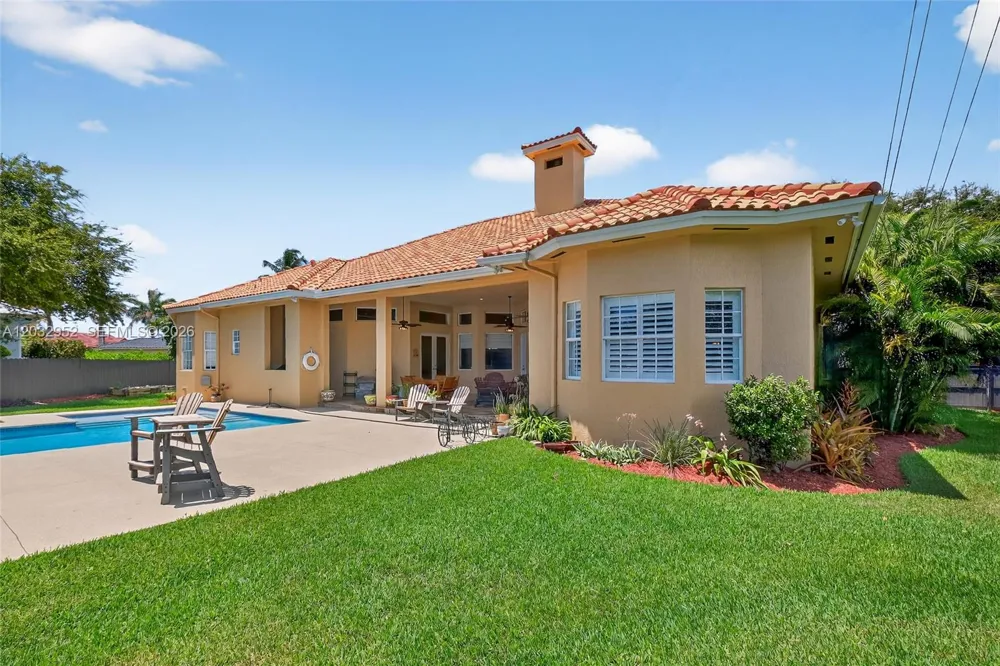 8920 SW 162nd Ter Palmetto Bay, FL 33157