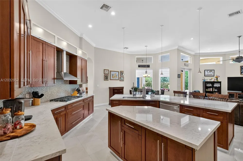 8920 SW 162nd Ter Palmetto Bay, FL 33157