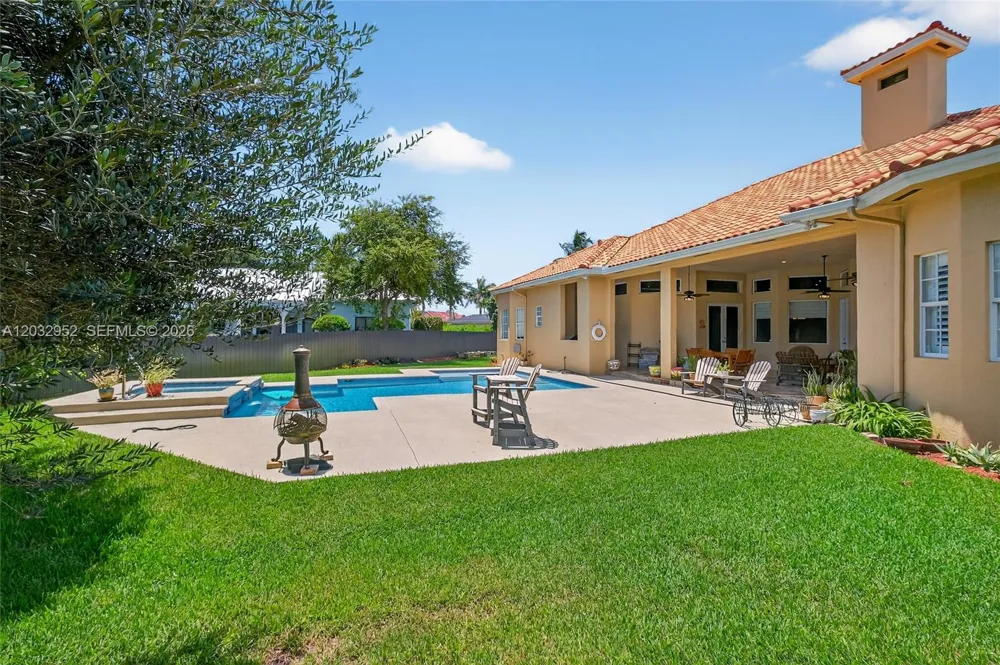8920 SW 162nd Ter Palmetto Bay, FL 33157