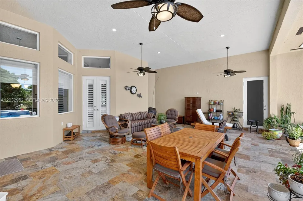 8920 SW 162nd Ter Palmetto Bay, FL 33157