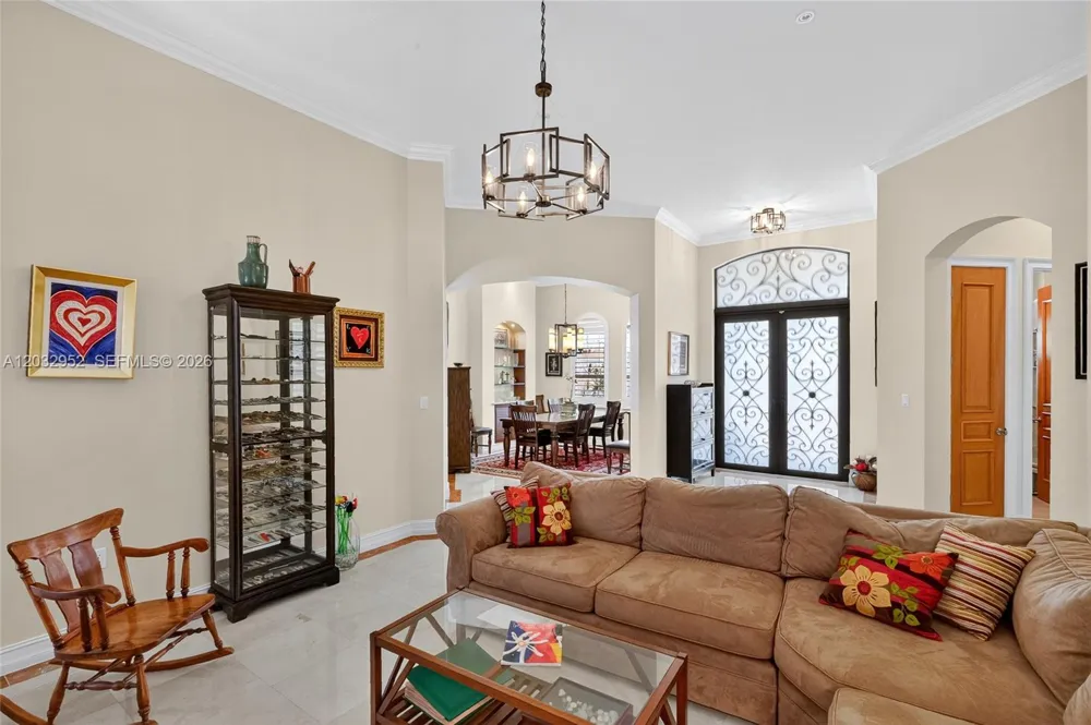 8920 SW 162nd Ter Palmetto Bay, FL 33157