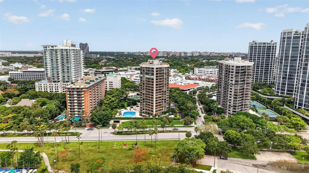 2901 S Bayshore Dr #4A Miami, FL 33133