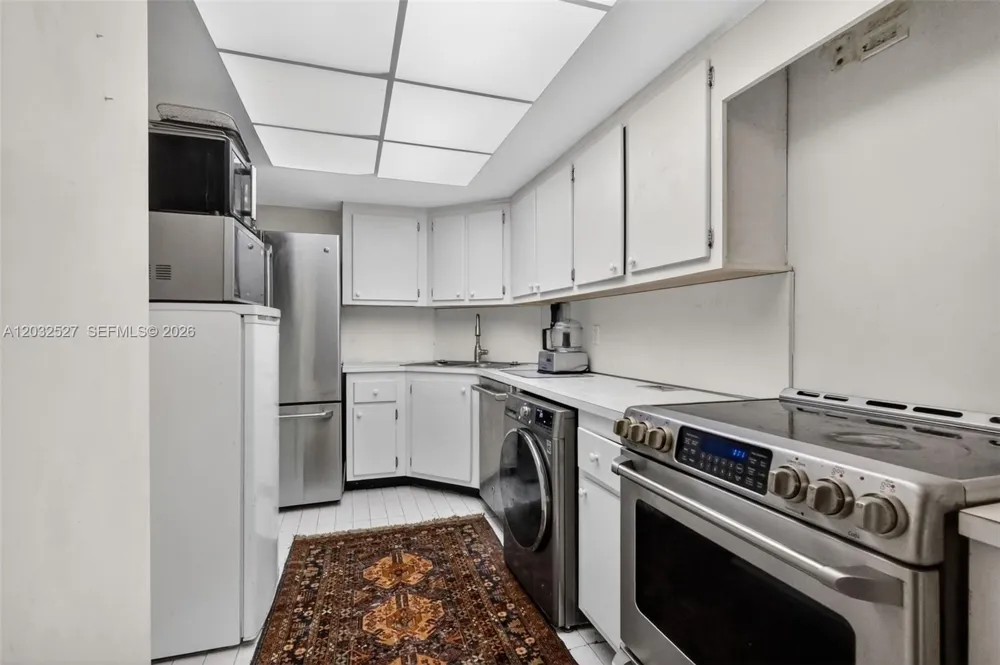 2901 S Bayshore Dr #4A Miami, FL 33133