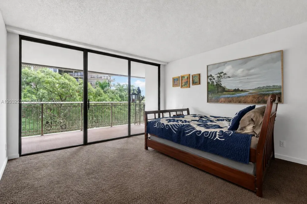 2901 S Bayshore Dr #4A Miami, FL 33133